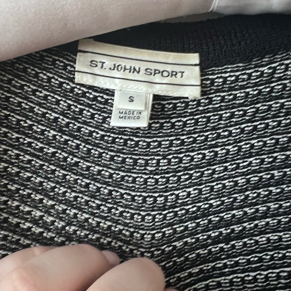 St John sport women’s small zip up - Picture 2 of 3